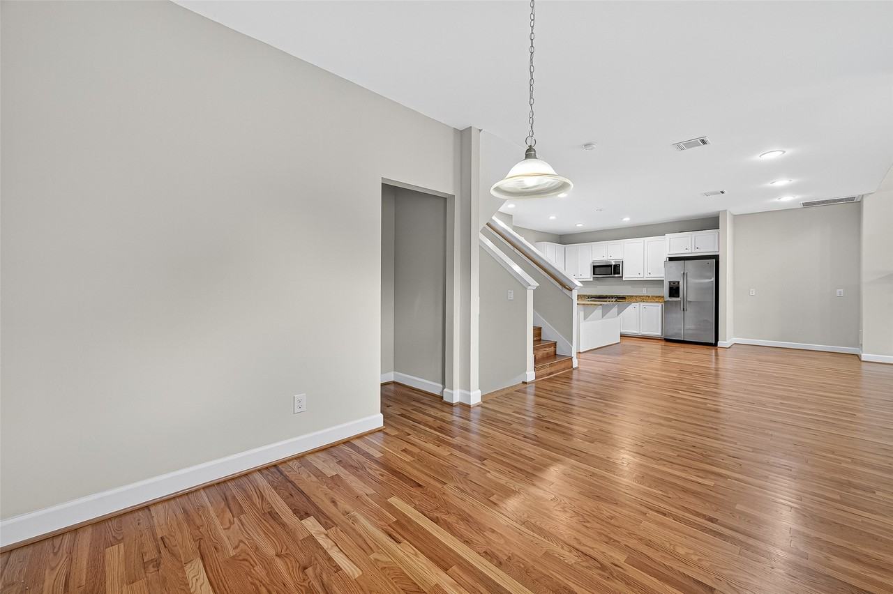 11510 Main Ash #11510 - Photo 2 of 39