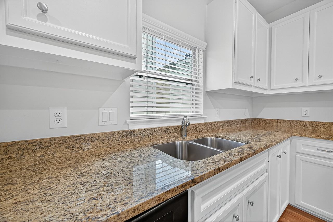 11510 Main Ash #11510 - Photo 3 of 39