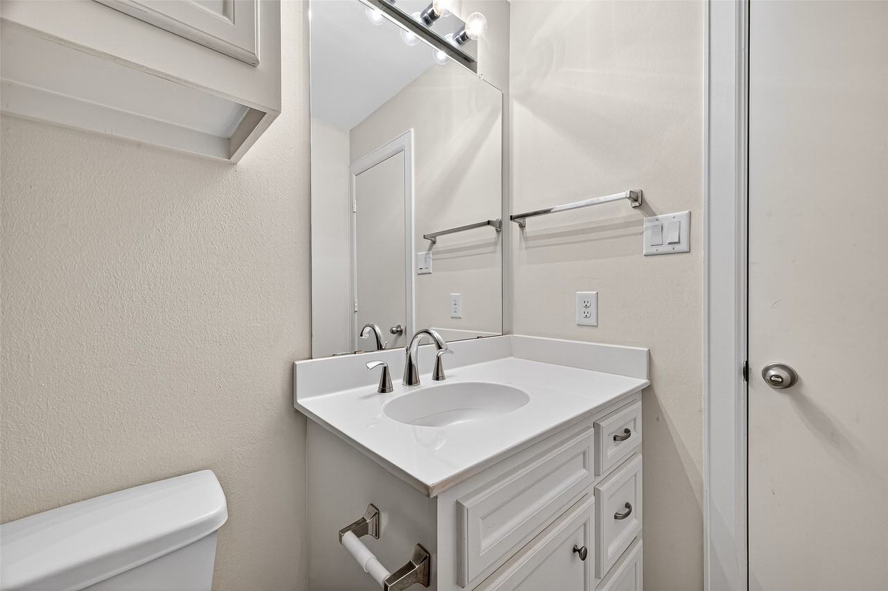 11510 Main Ash #11510 - Photo 4 of 39