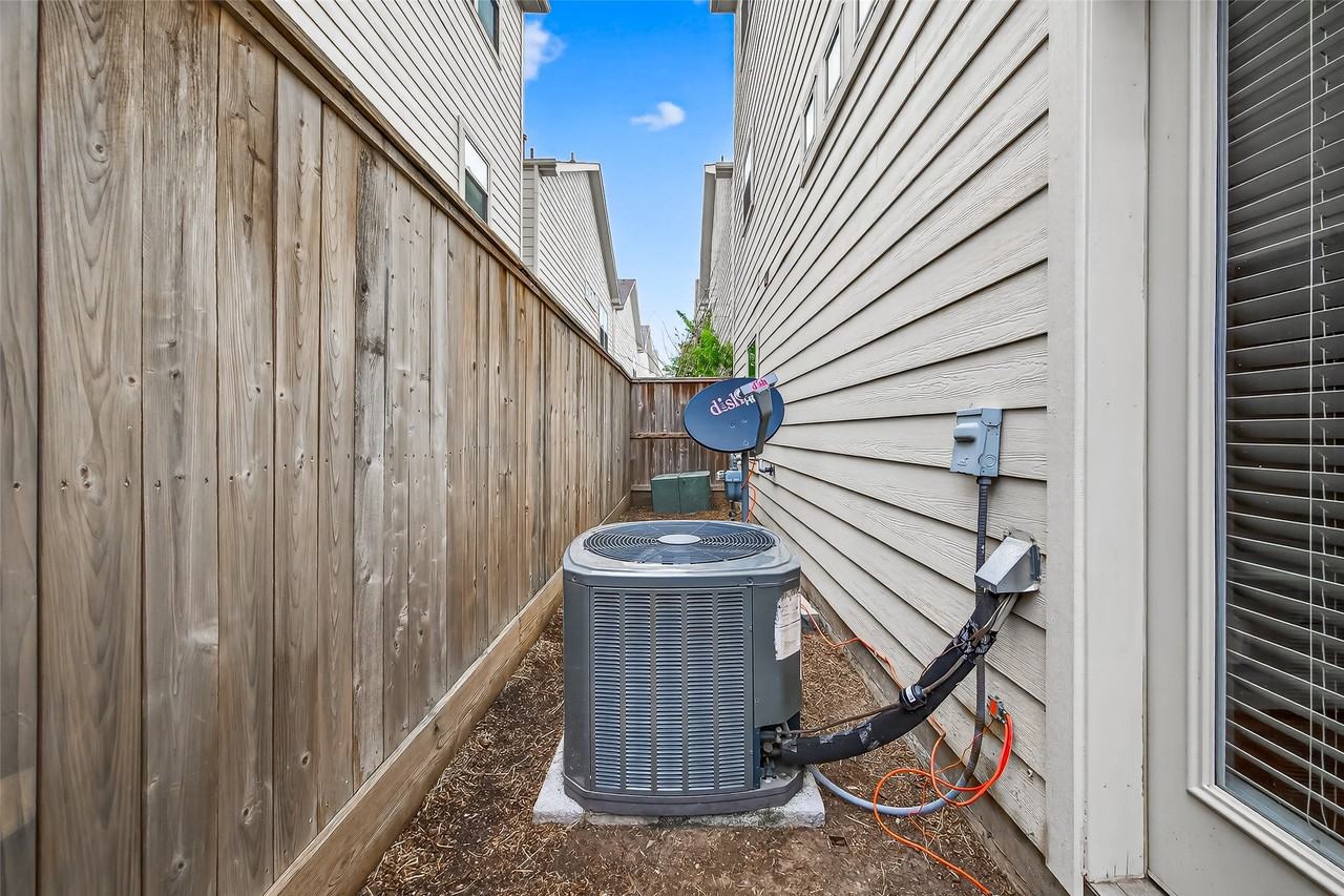 11510 Main Ash #11510 - Photo 5 of 39