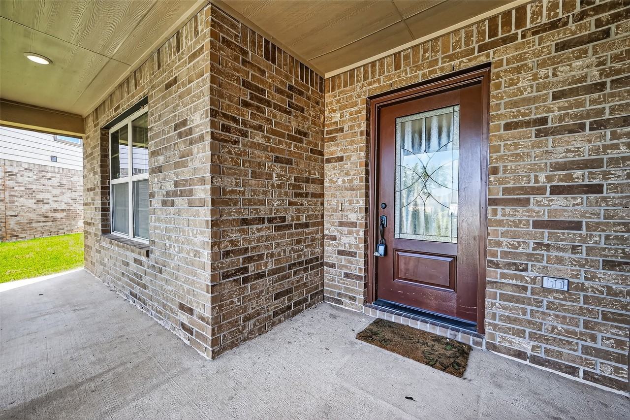 2926 Indwarra Court #2926 - Photo 2 of 44