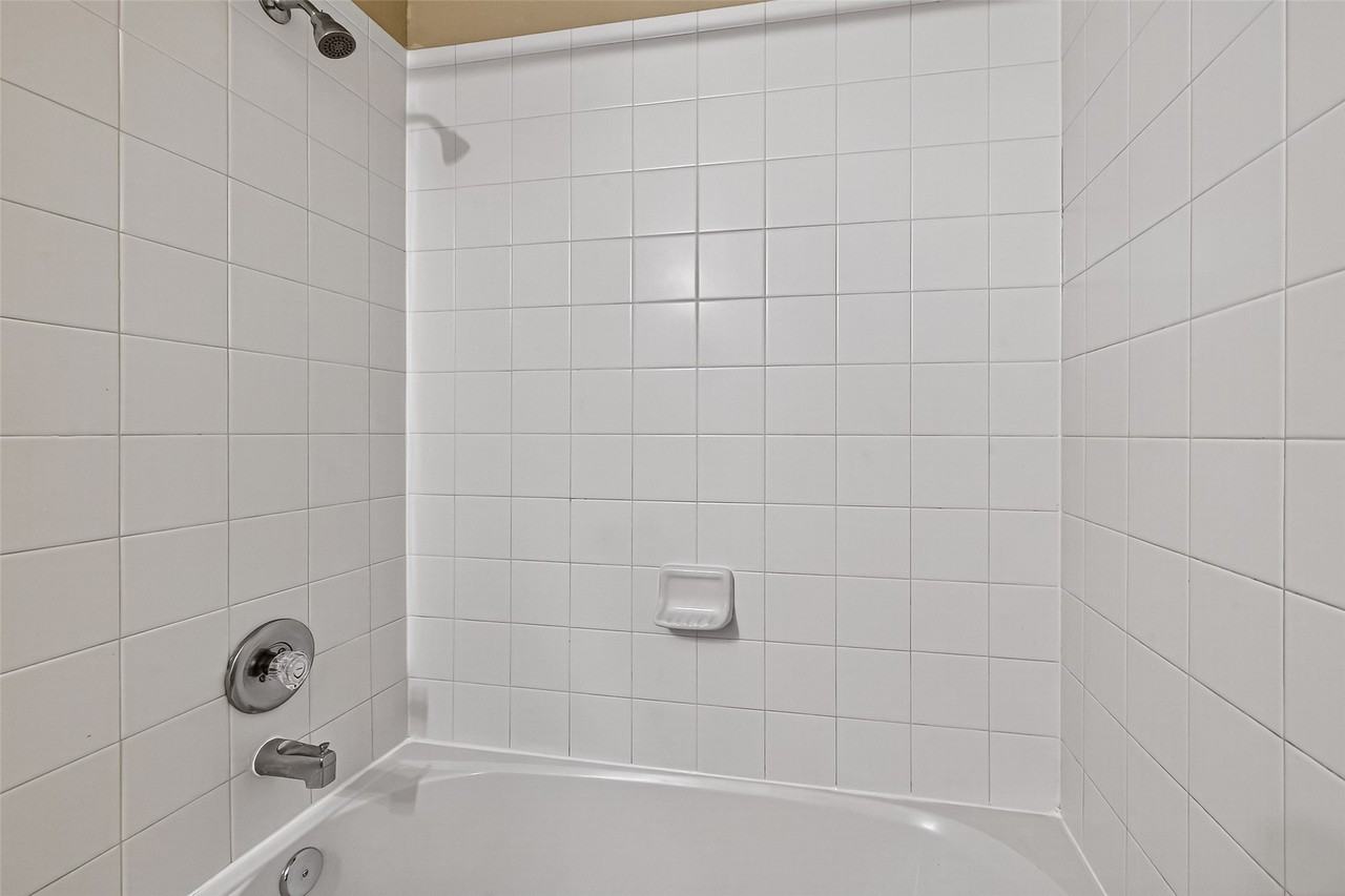 2926 Indwarra Court #2926 - Photo 3 of 44