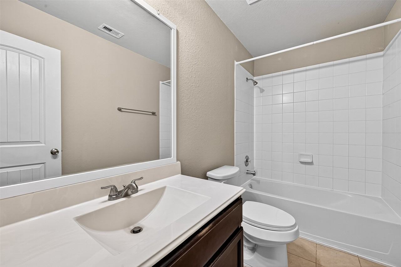 2926 Indwarra Court #2926 - Photo 5 of 44