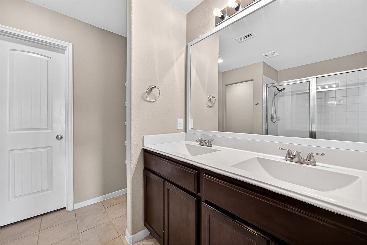 2926 Indwarra Court #2926 - Photo 7 of 44