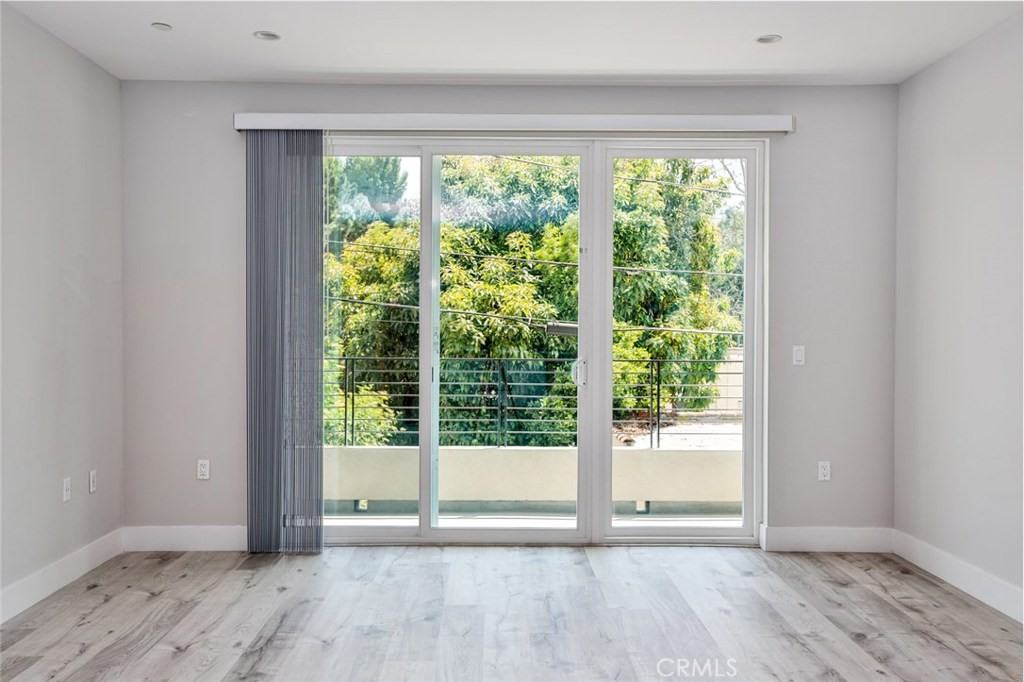 10718 Acama St #10718-203 - Photo 2 of 4