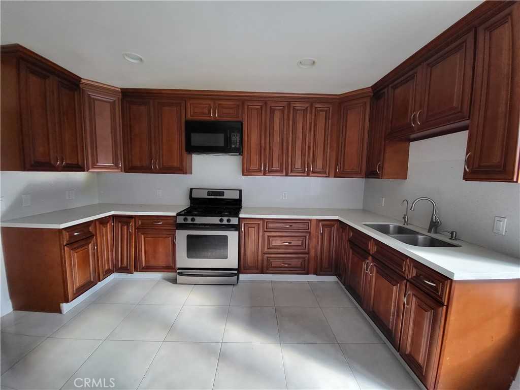 13132 Hartland St #13132 - Photo 6 of 46