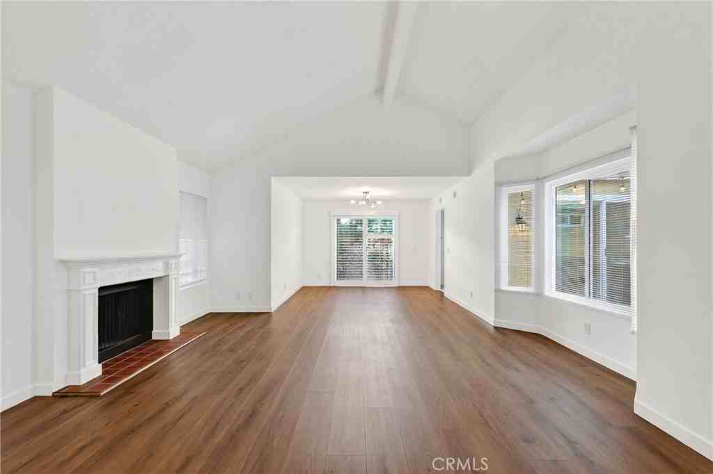 5 Oakgrove #5-45 - Photo 3 of 34