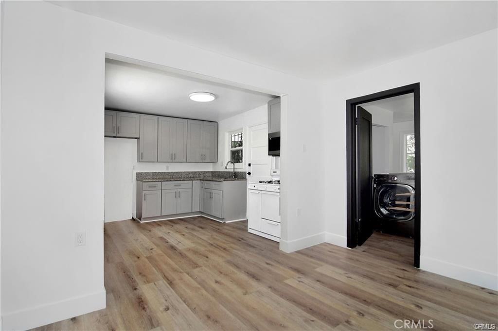 633 Benton Way #633 - Photo 4 of 7