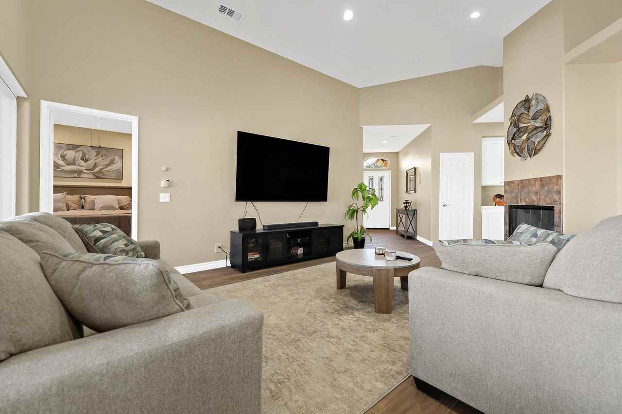 79948 Bethpage Ave #79948 - Photo 2 of 30