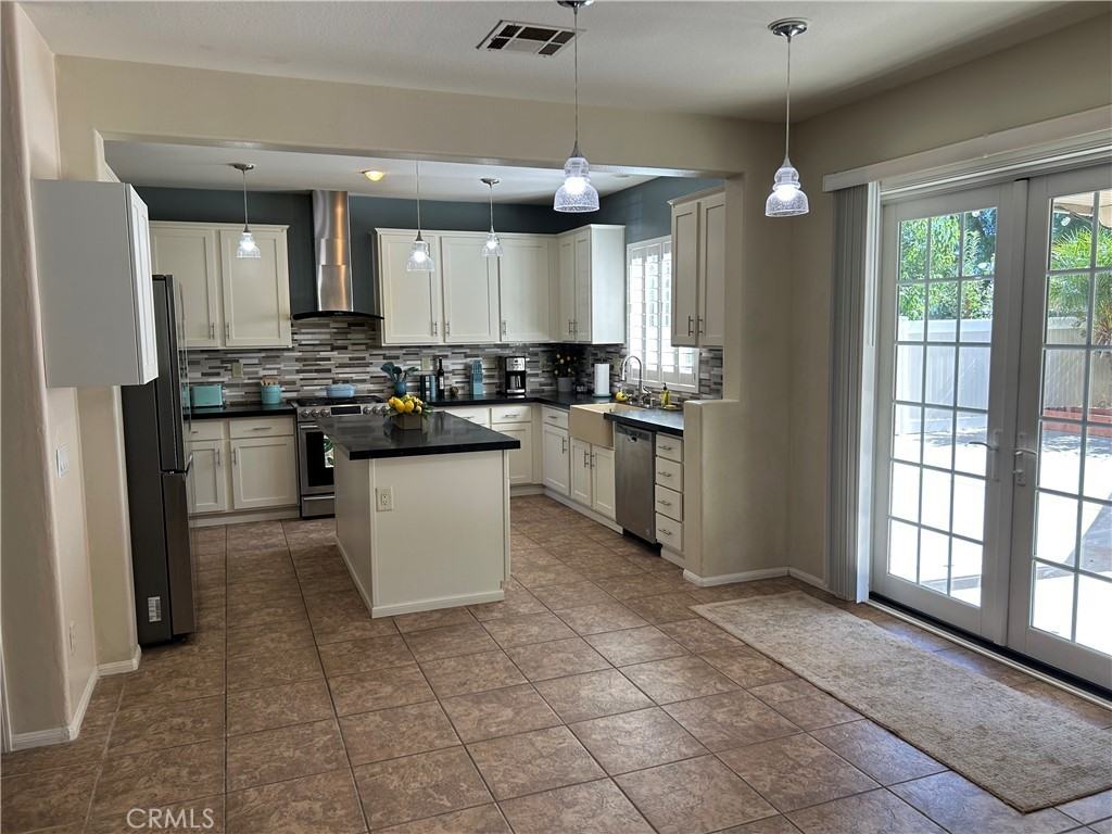 28523 Heliotrope Ct #28523 - Photo 3 of 19