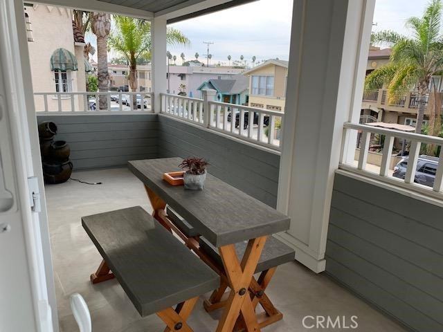 122 Roycroft Ave #122C - Photo 4 of 11