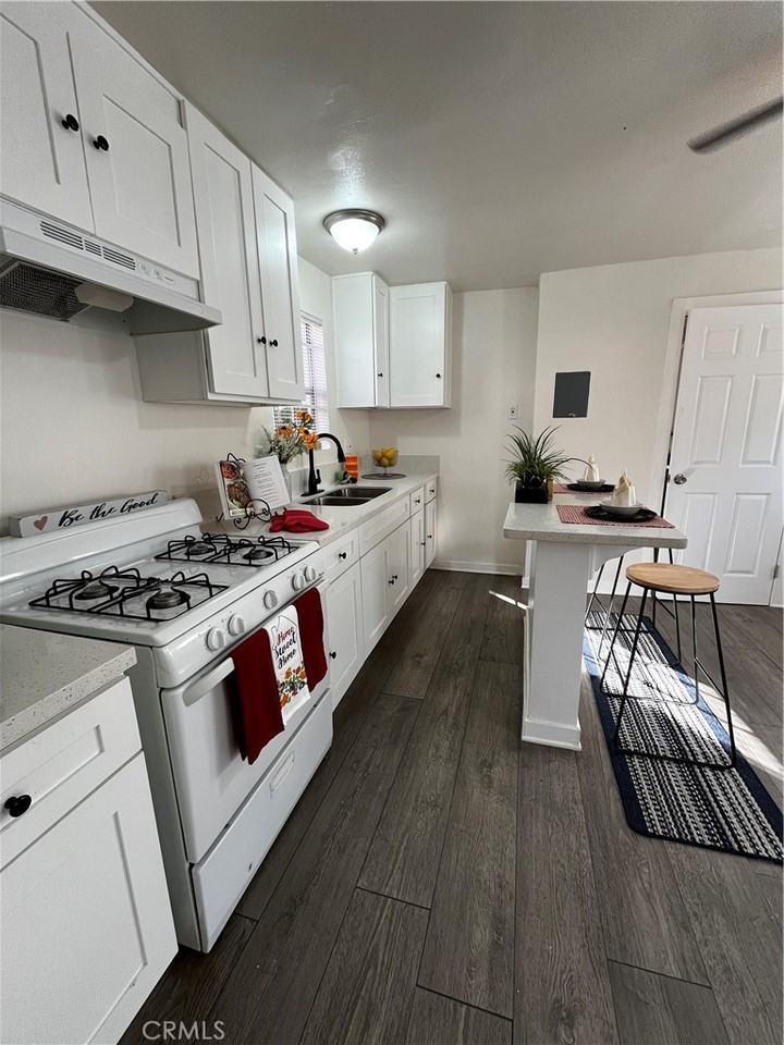 4518 S Normandie Ave #4518 - Photo 4 of 15