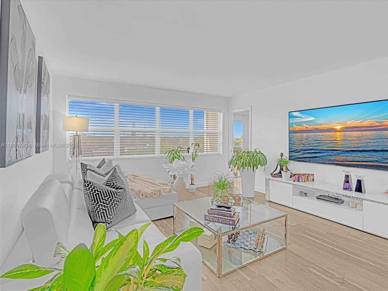 215 Southeast 3rd Avenue