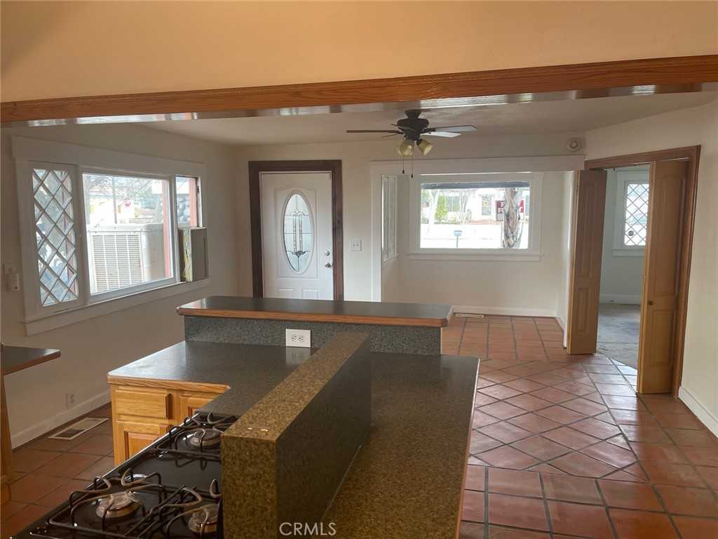 311 S Harvard St #311 - Photo 2 of 2