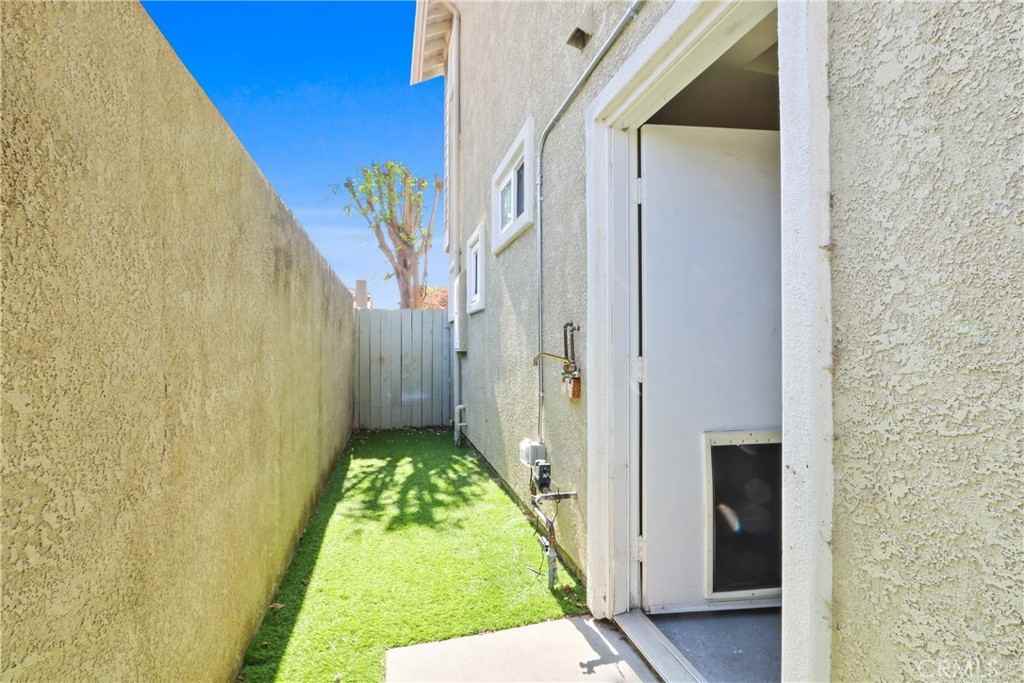 3961 Green Avenue #3961 - Photo 3 of 15