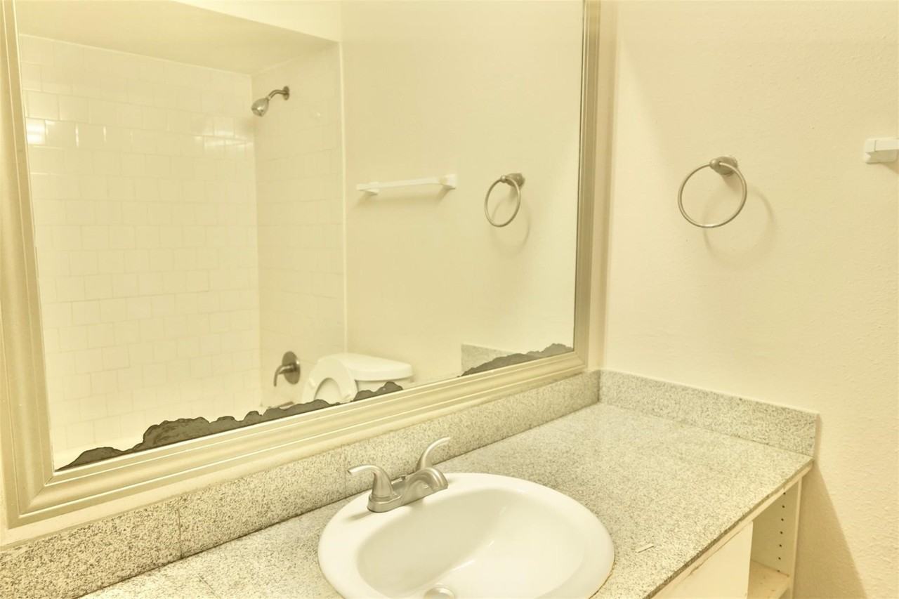 12603 Ashford Meadow Dr #12603D - Photo 6 of 21