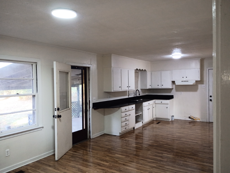 574 Daniel Cir - Photo 2 of 16