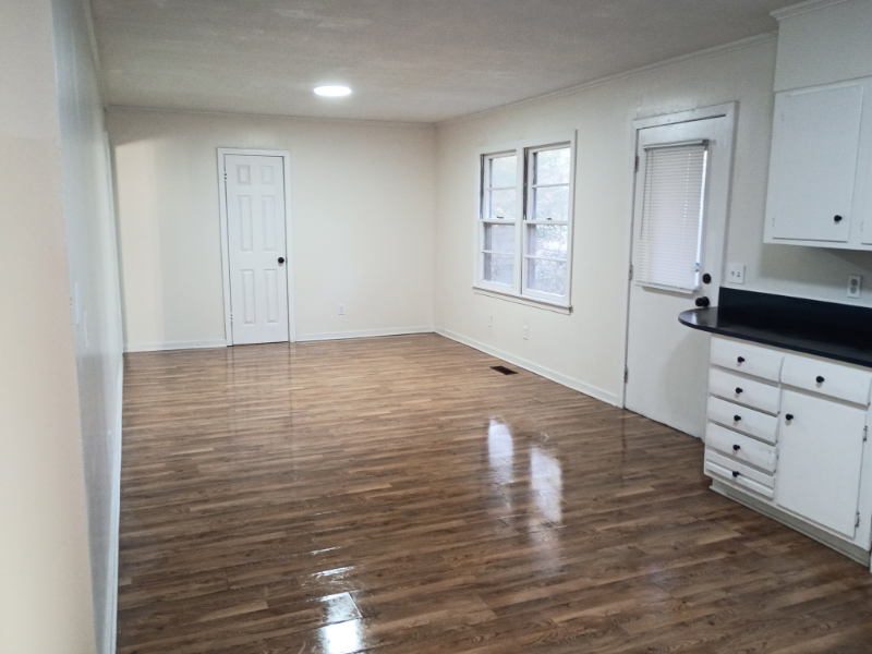 574 Daniel Cir - Photo 4 of 16