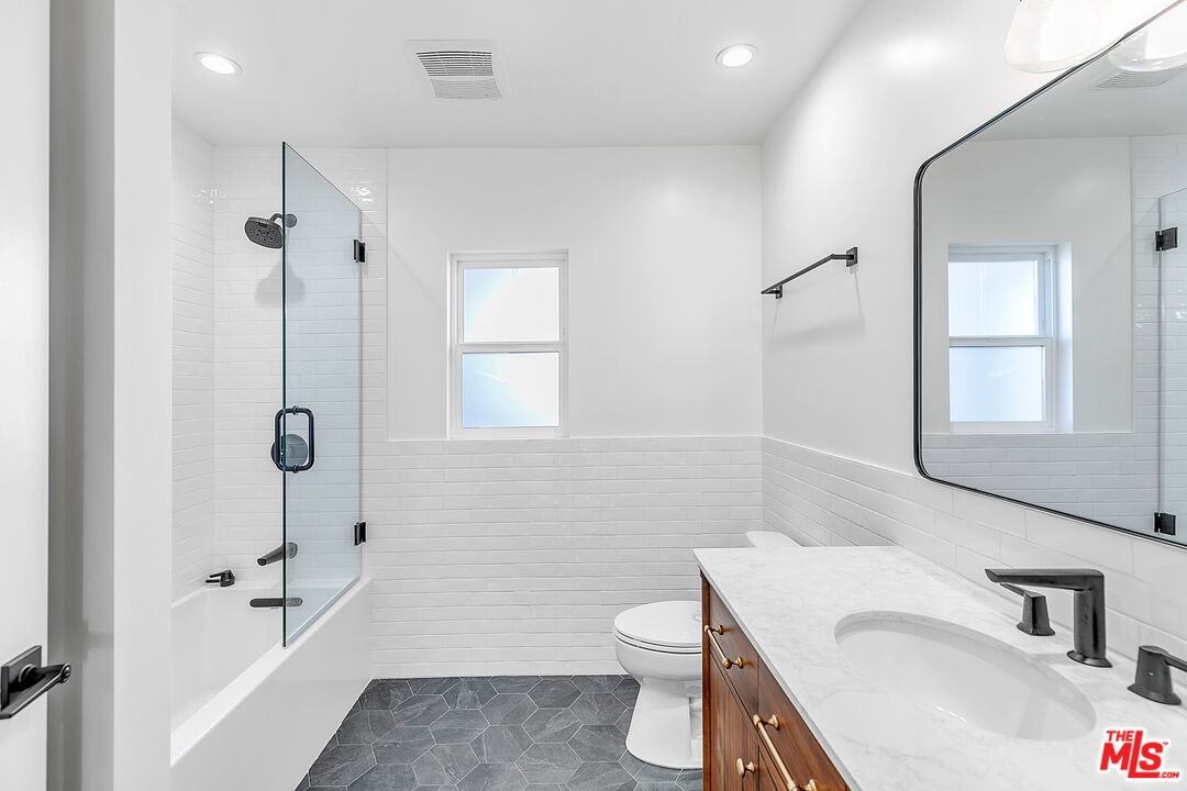 3062 Field Avenue #3062 - Photo 4 of 30