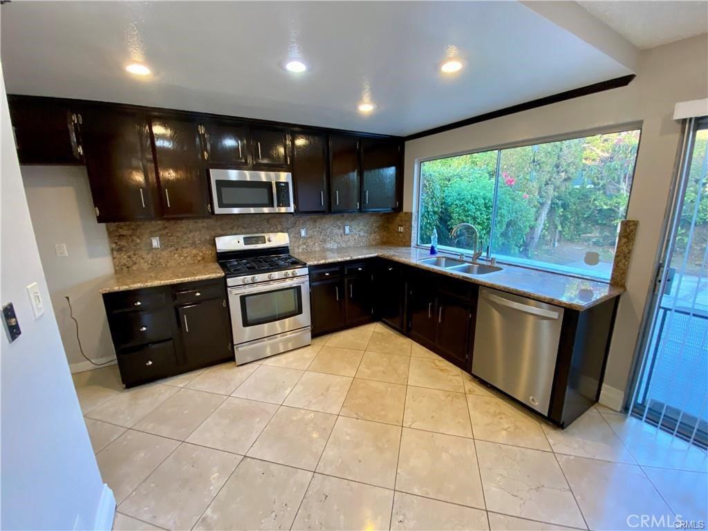 9658 Oakmount Street #9658 - Photo 3 of 15