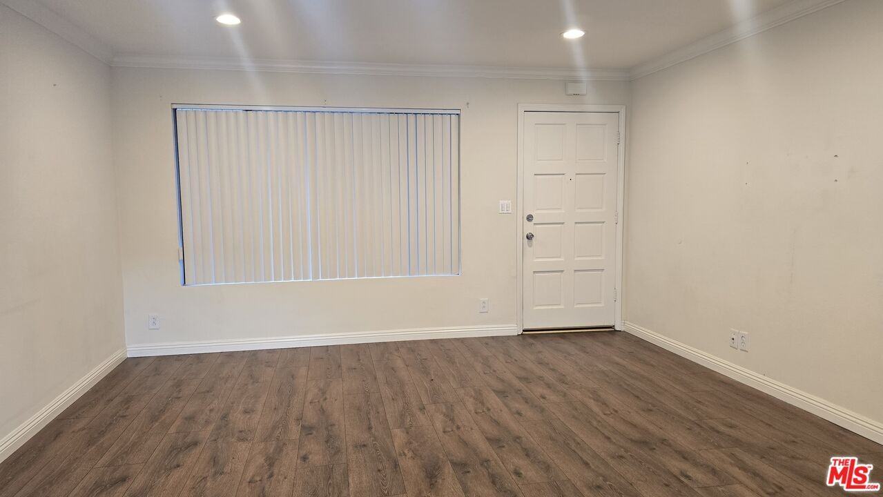 555 Dryden Street #555-2 - Photo 2 of 11