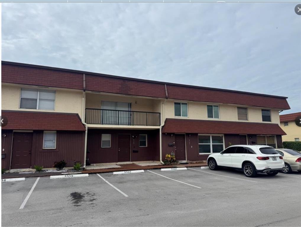 6560 Southwest 41st Place #6560 - Photo 2 of 4