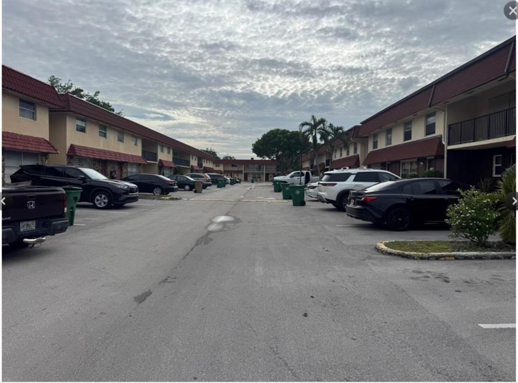 6560 Southwest 41st Place #6560 - Photo 3 of 4