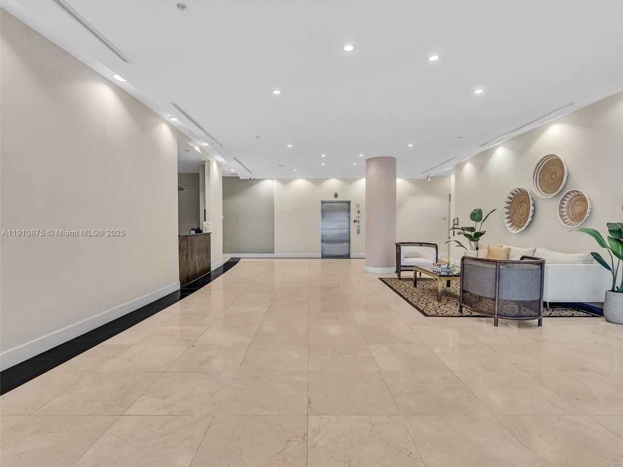 2200 Northeast 4th Avenue #2200PH05 - Photo 3 of 50