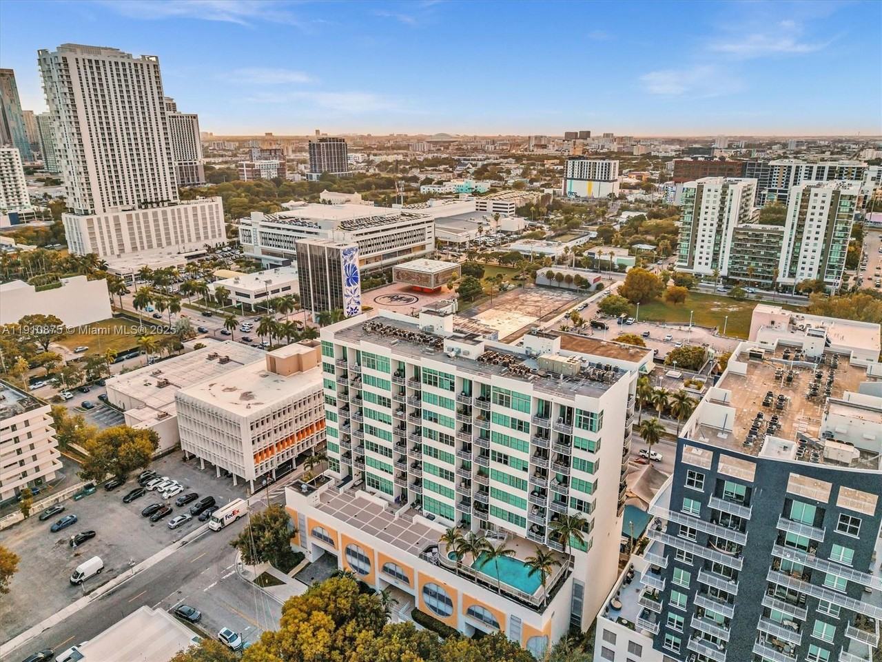 2200 Northeast 4th Avenue #2200PH05 - Photo 7 of 50