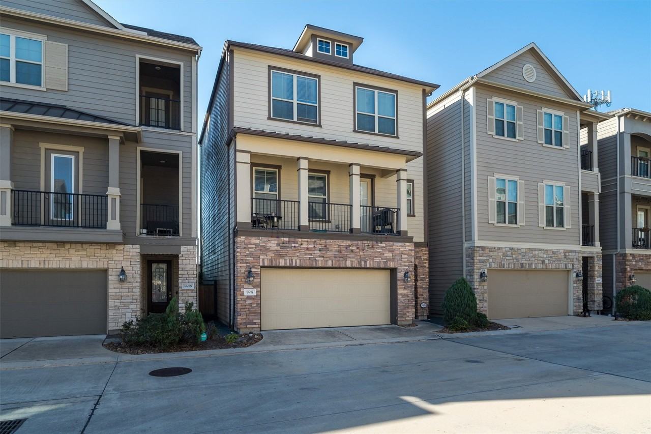 8917 Wind Springs Drive #8917 - Photo 4 of 27