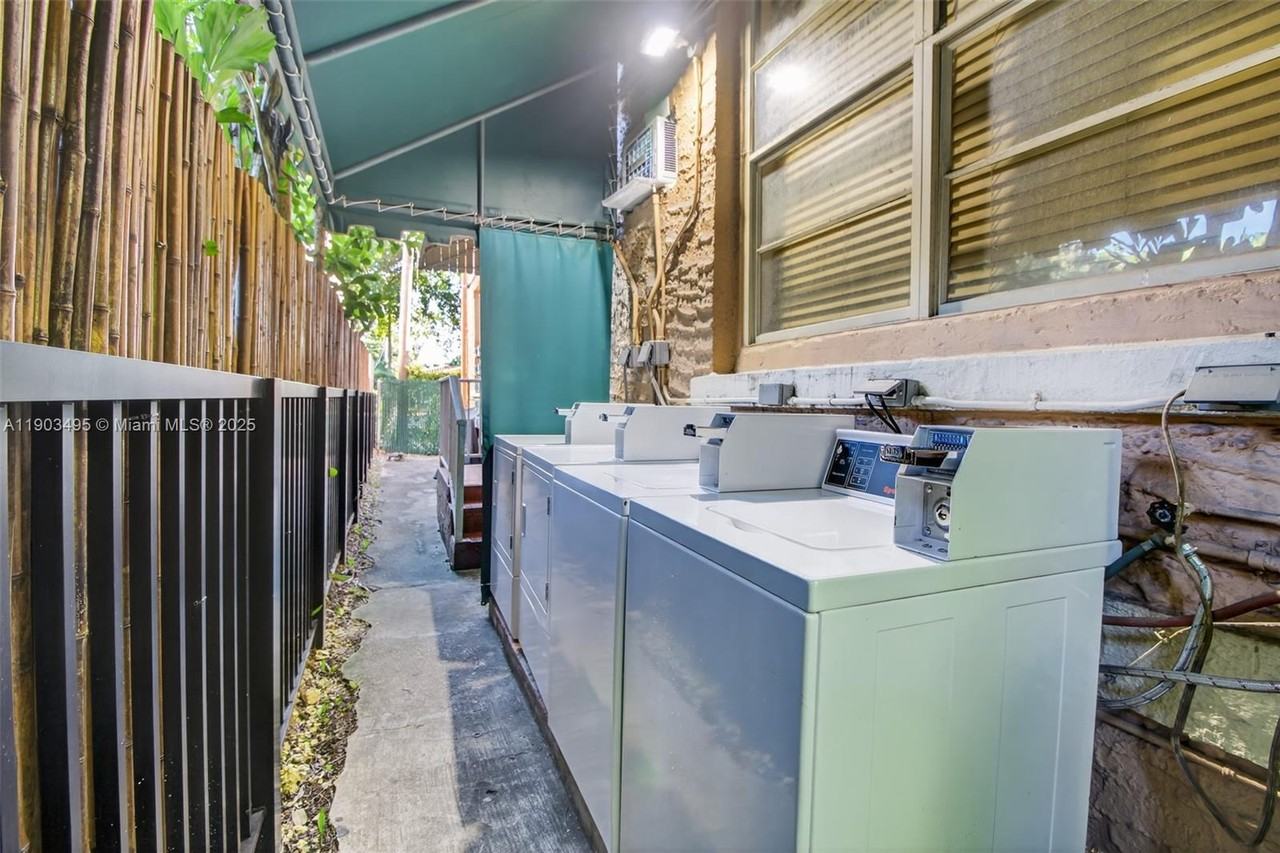 3409 Southwest 42nd Avenue #34095A - Photo 5 of 14