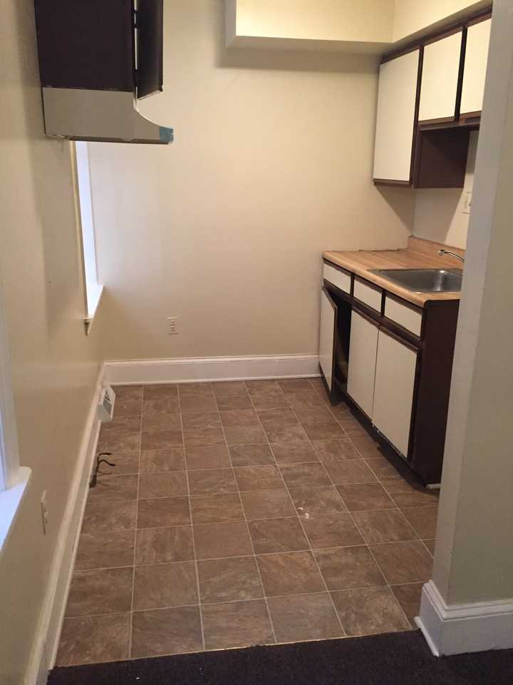 702 N Washington St - Photo 2 of 6