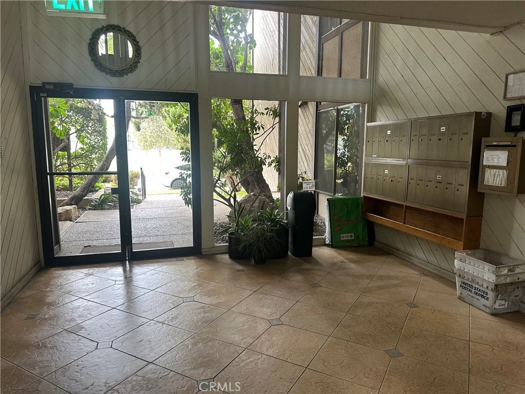 500 South Oak Knoll Avenue #500 - Photo 4 of 27