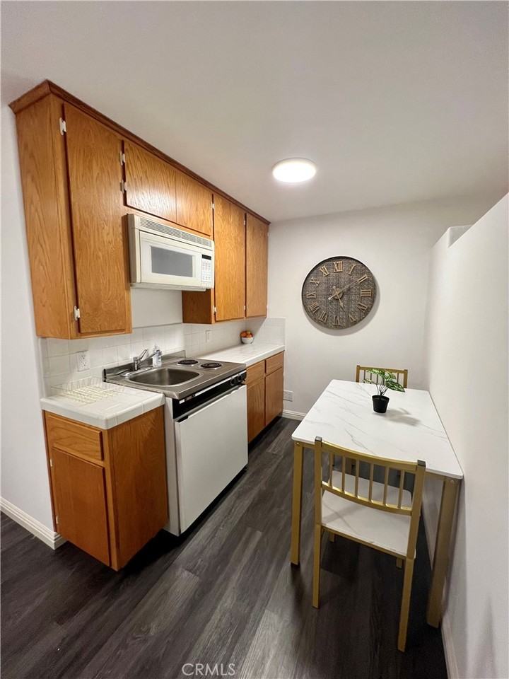 12 Coach Rd #12 - Photo 2 of 26