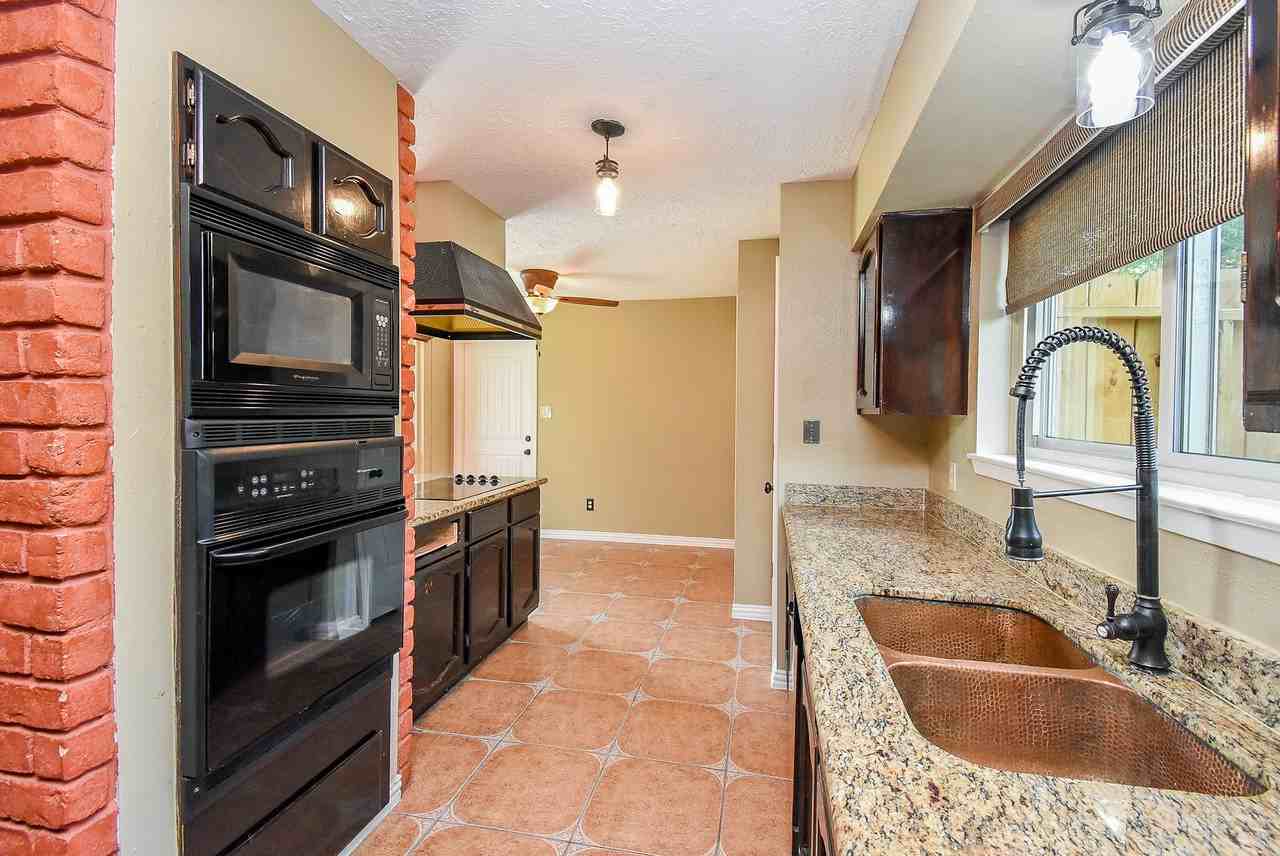 12402 Amado Dr #12402 - Photo 4 of 33