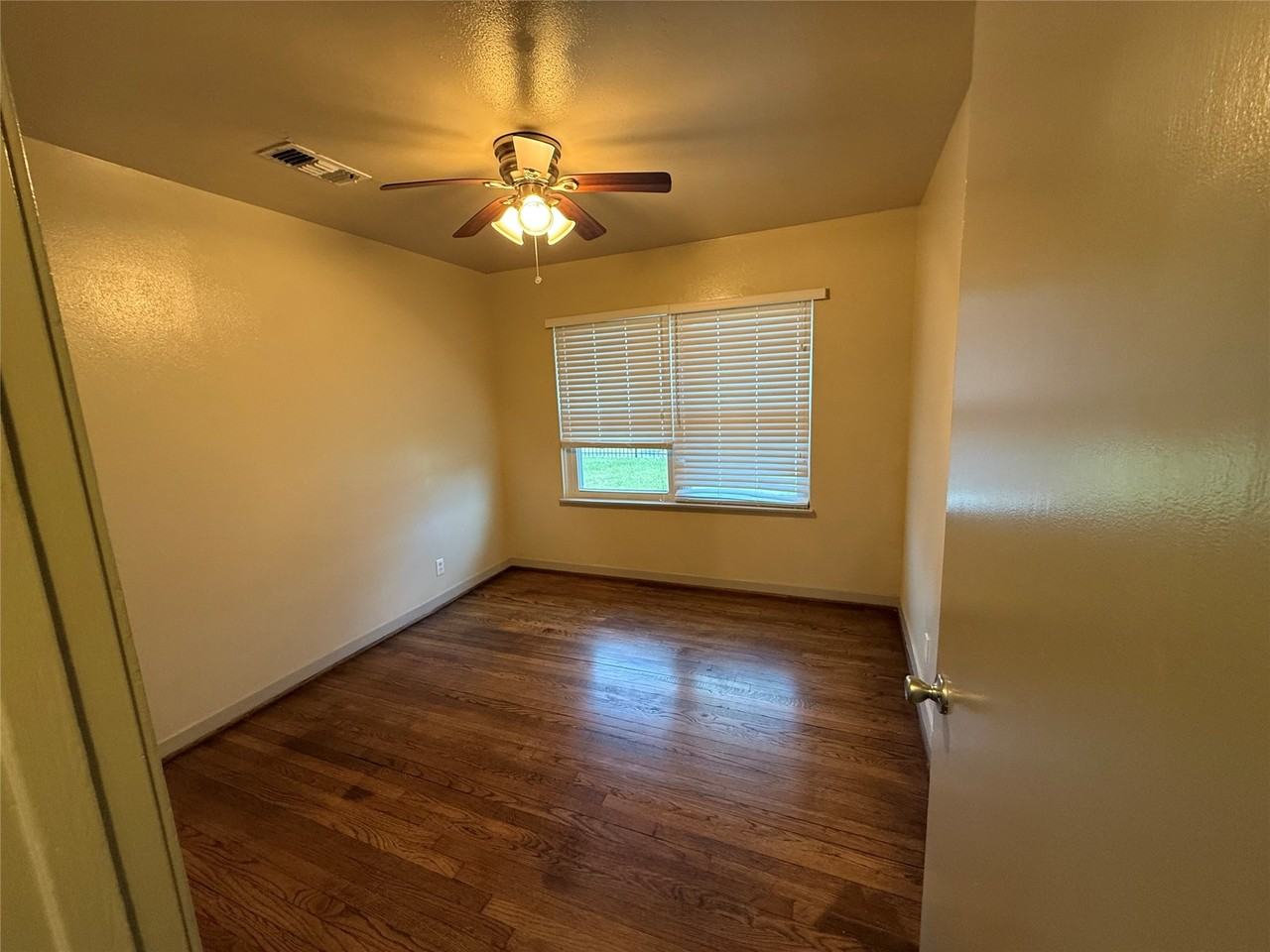 1857 Huge Oaks St #1857 - Photo 4 of 19