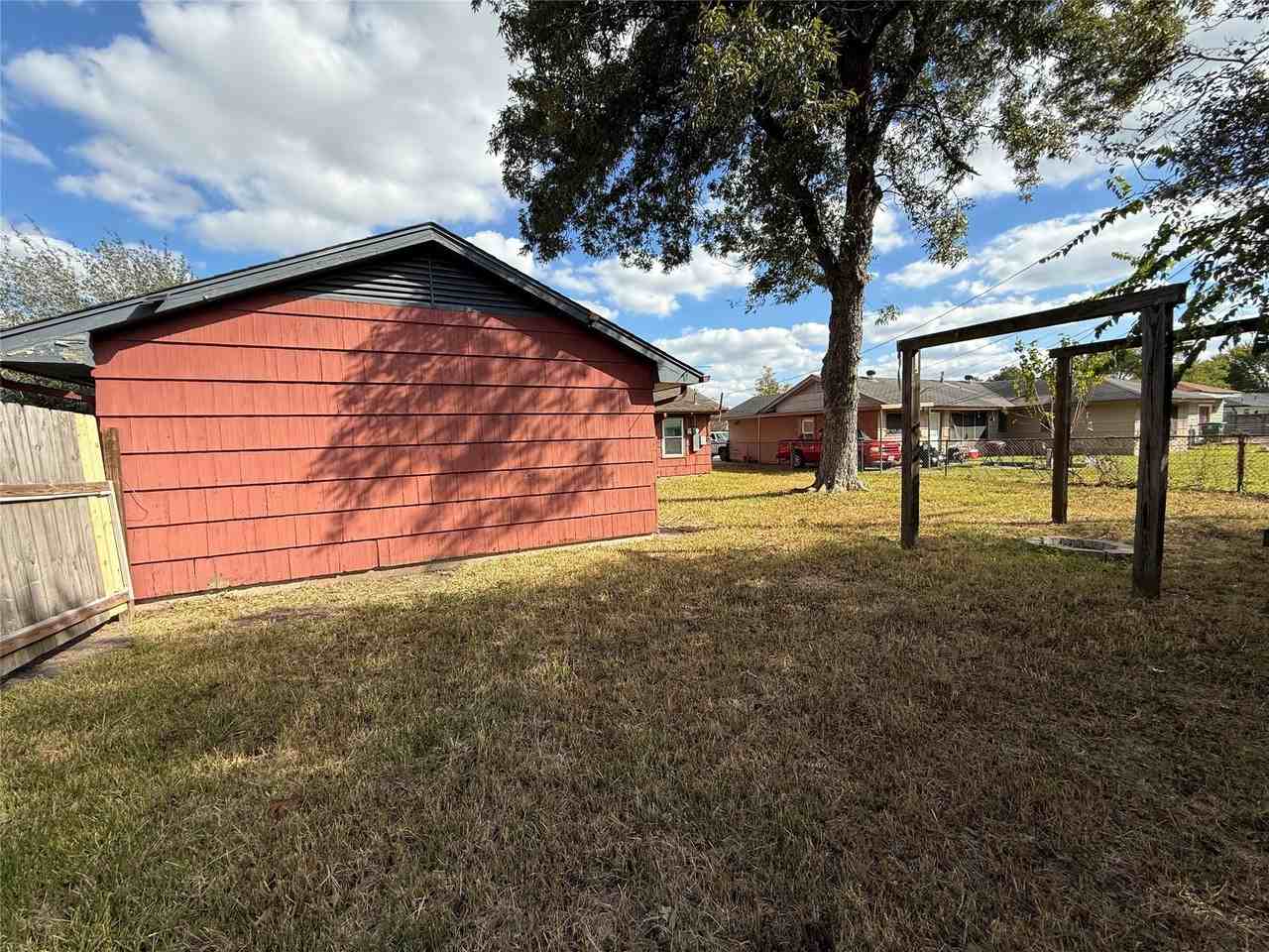 1857 Huge Oaks St #1857 - Photo 6 of 19