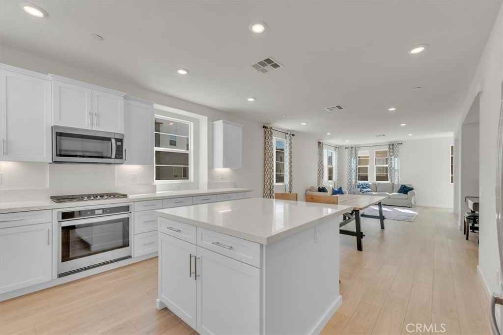 27116 Valley Oak Place #27116 - Photo 4 of 50