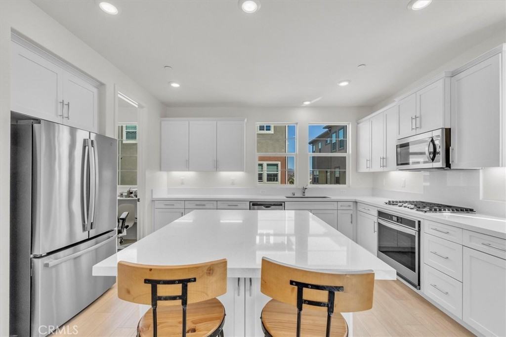 27116 Valley Oak Place #27116 - Photo 5 of 50