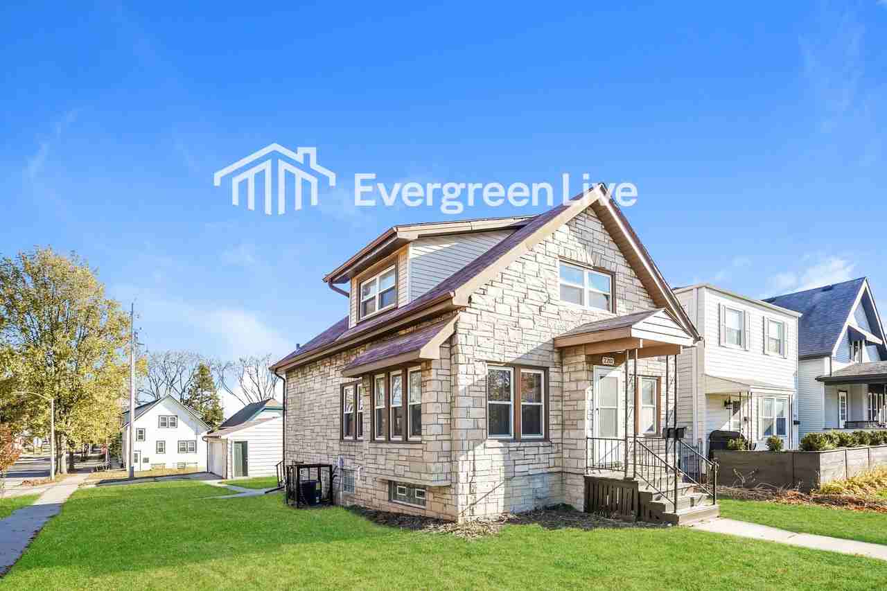 2202 S 71st St - Photo 2 of 16