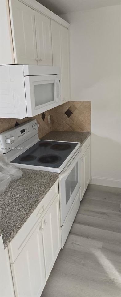 E Boynton Beach Blvd #12F - Photo 6 of 27