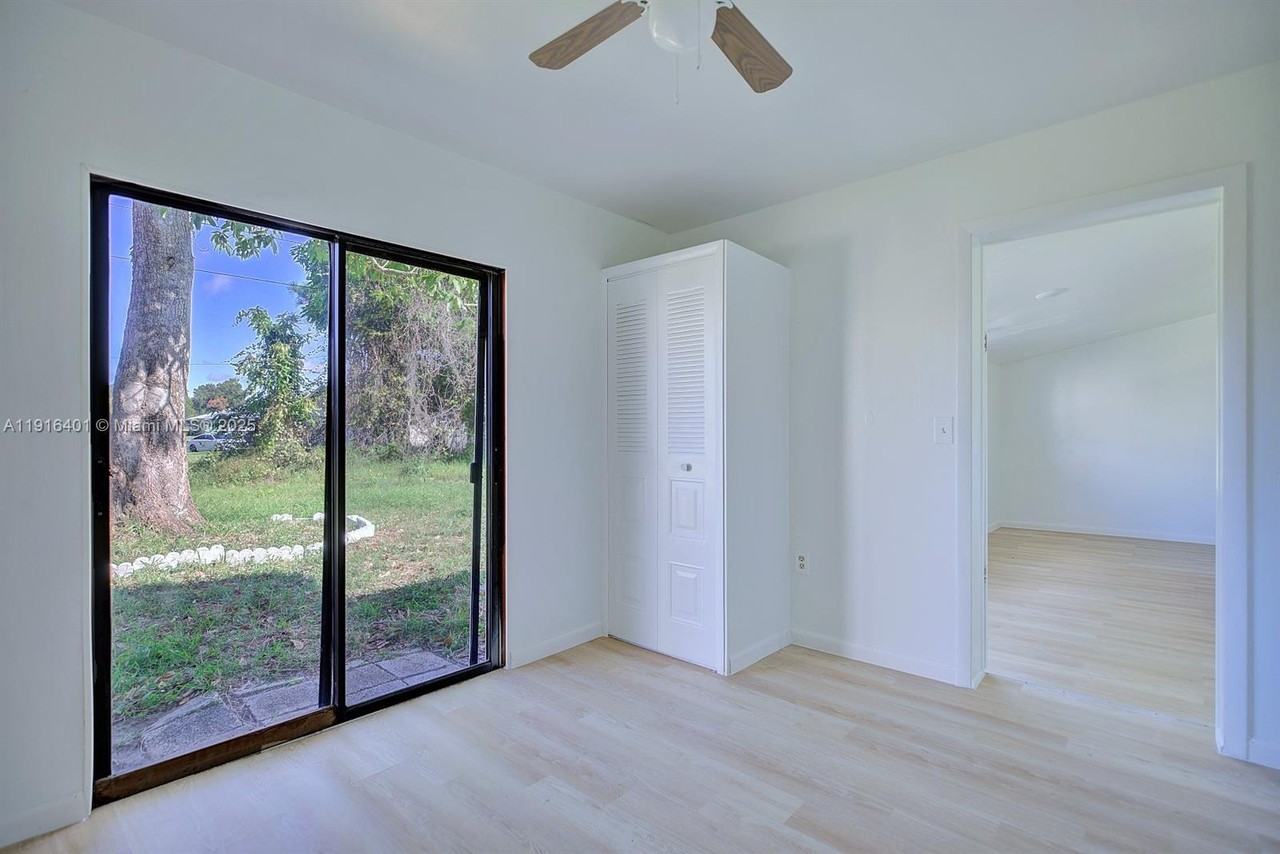 220 Rhapsody Ave #220 - Photo 3 of 31