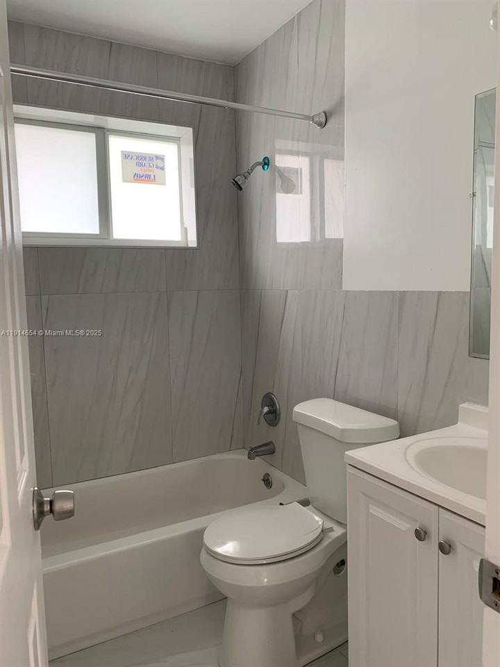 413 Nw 4th Ave #413-1 - Photo 2 of 7