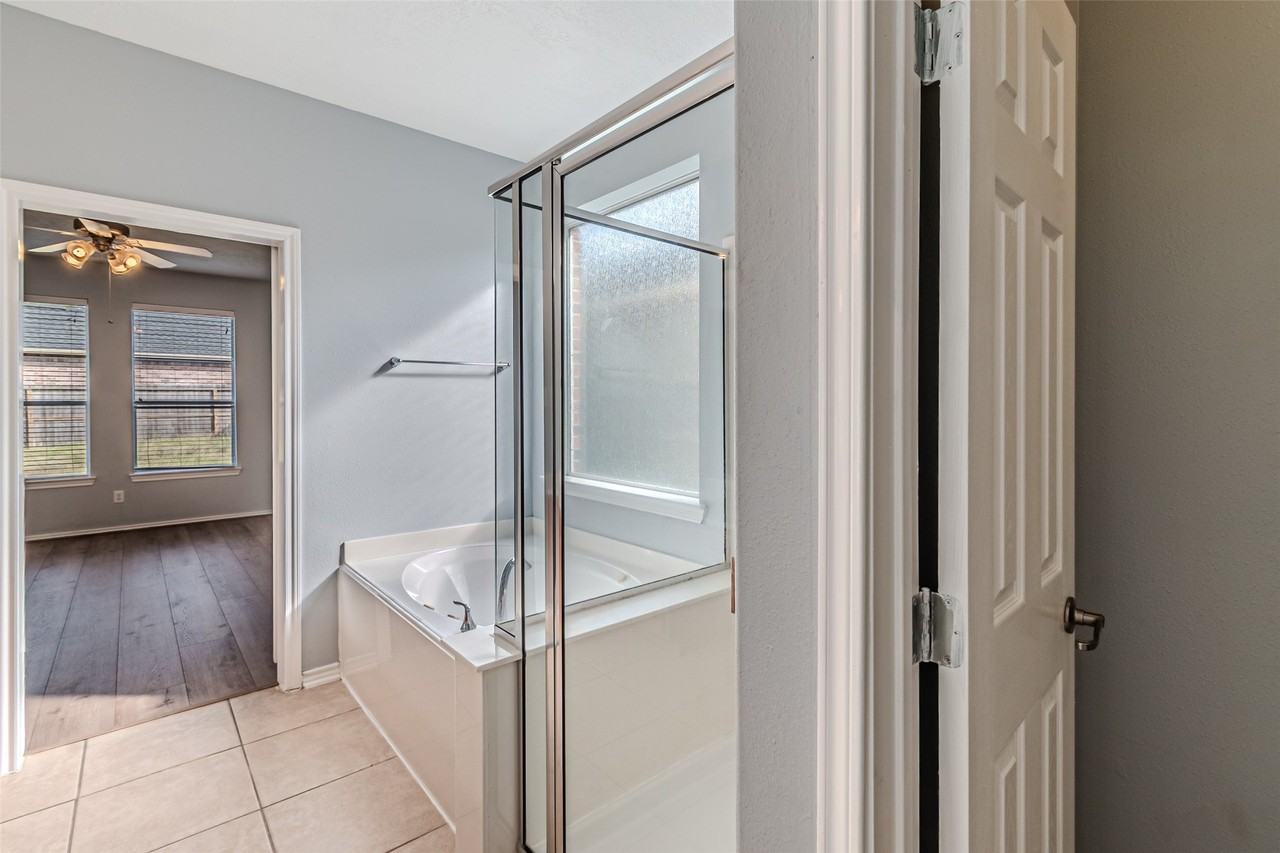 17818 Serene Shore Dr #17818 - Photo 2 of 38