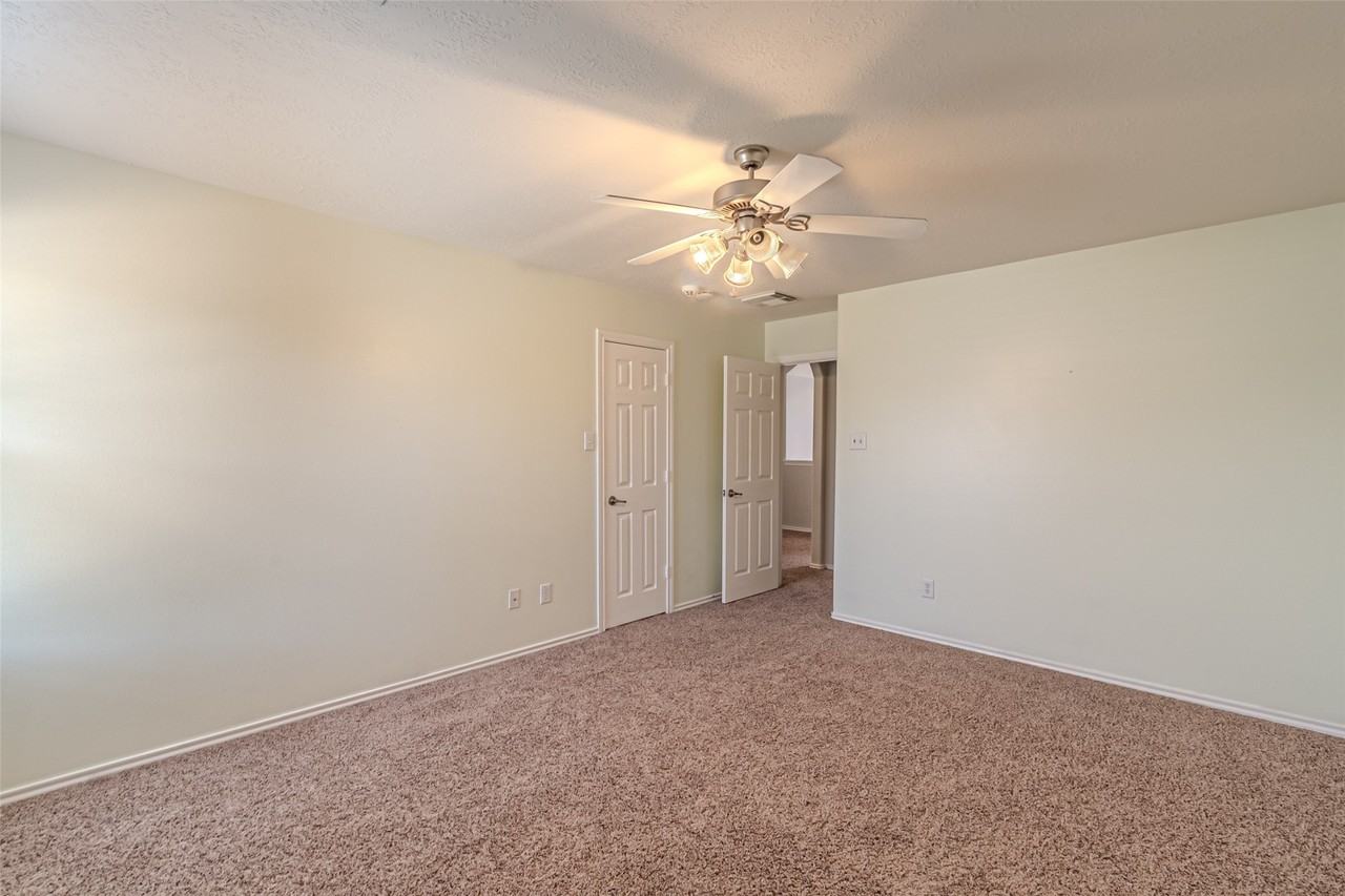 17818 Serene Shore Dr #17818 - Photo 7 of 38