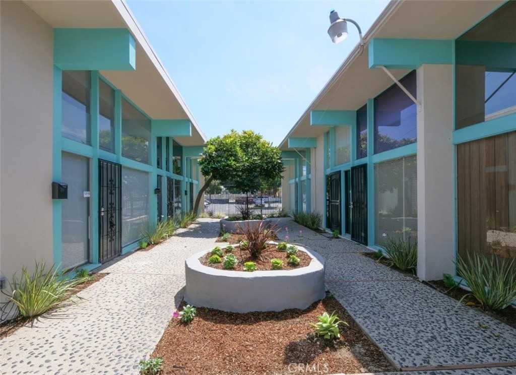 529 W 9th St #529A - Photo 4 of 12