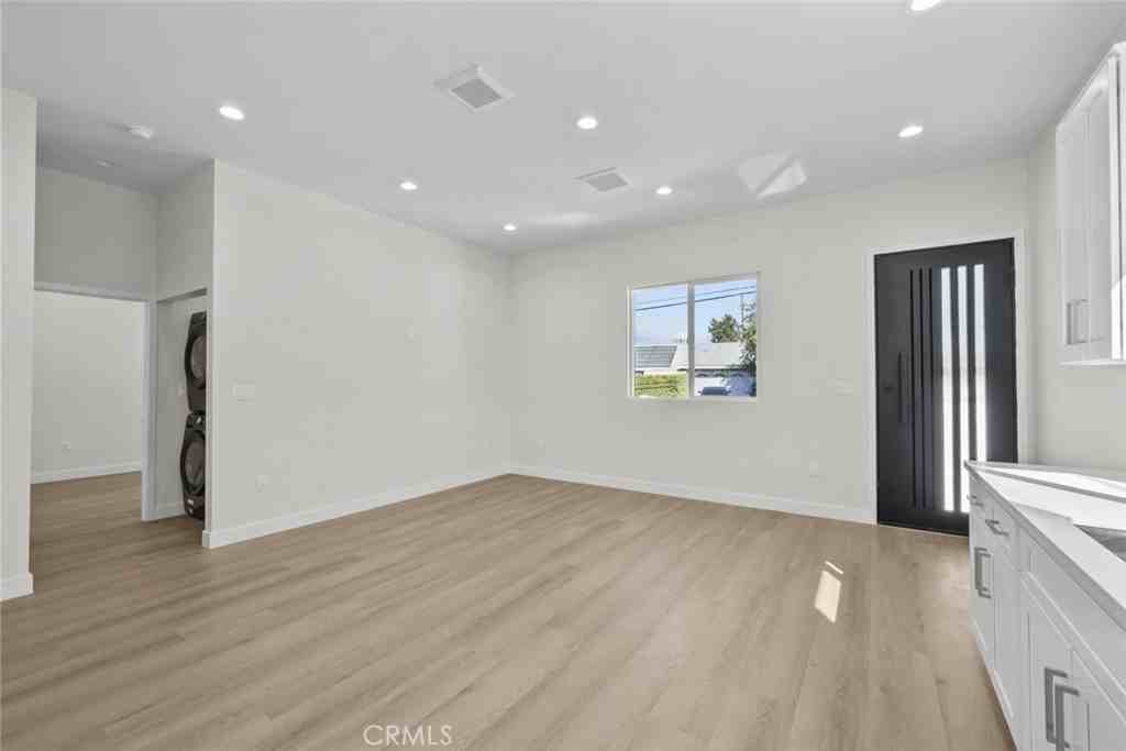 16404 Donmetz St #16404 - Photo 2 of 38