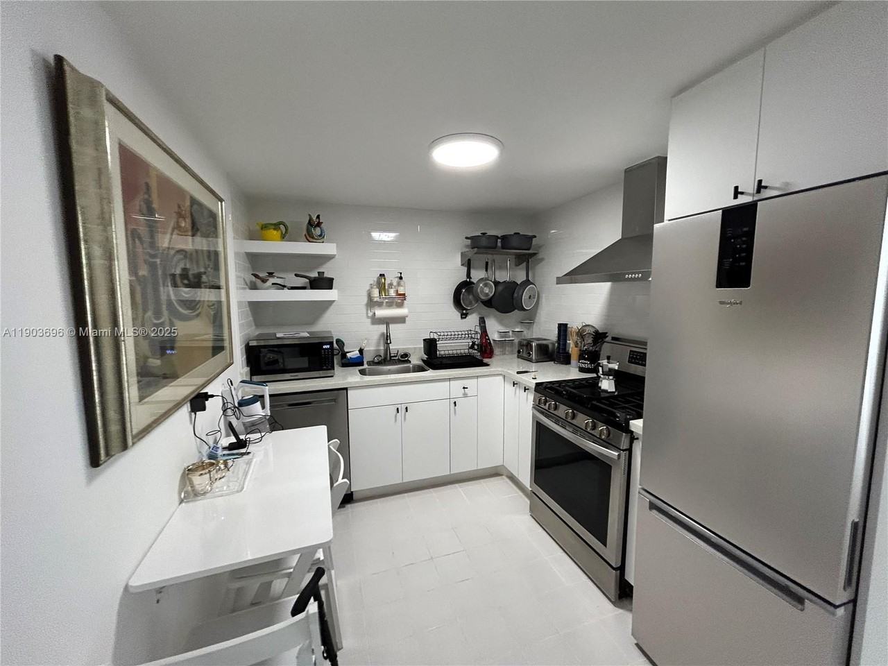 Central Gables #700-207 - Photo 2 of 7