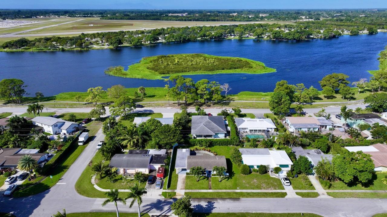 1615 Crest Dr #1615 - Photo 6 of 50