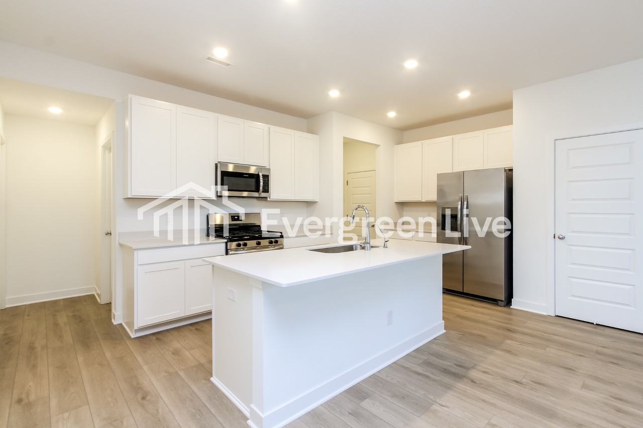 3427 Merton St - Photo 7 of 16